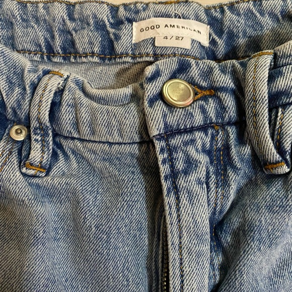 Good American Mom Jeans distressed raw hem medium light wash size 4/27 - Picture 4 of 8